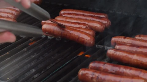 Taking Hotdogs off the Grill 스톡 동영상 38005000
