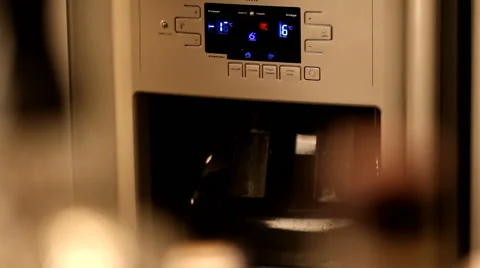 Taking ice from machine Video stock 46775512
