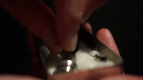 Taking out heroine needle 库存影片 74231490