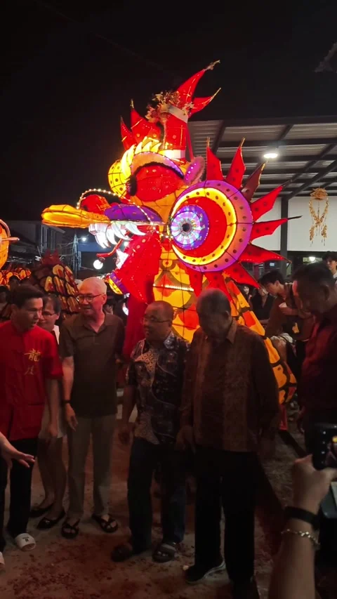 Taking photos Stock Footage 325403848