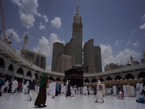 Taking picture on Kaabah Stock Footage