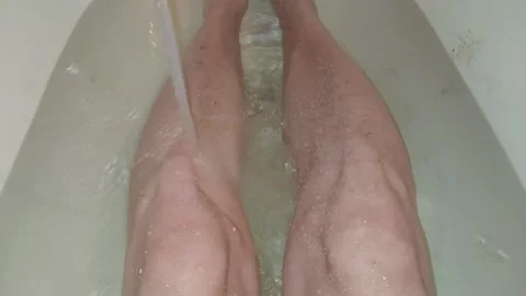 Taking a warm bath in the apartment Видео 253387749