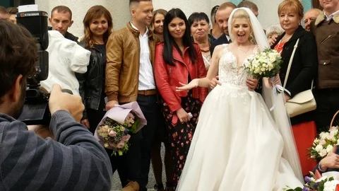 Taking a wedding photo Stock Footage 117777657