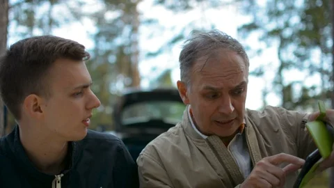 Talk between father and son about communication problem cellphone mobile phone 動画素材 91392807