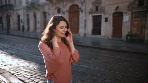 Talking with cellphone, using mobile phone, making call Stock-Footage 224687654