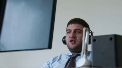 Talking whit clients online Stock Footage 71380933