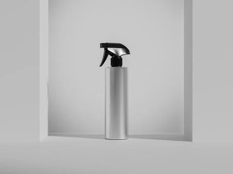 Tall cylindrical Trigger spray bottle mockup, aluminum can sprayer packaging Illustrazione stock
