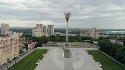 Tall monument in the middle of square Stock Footage 160437039