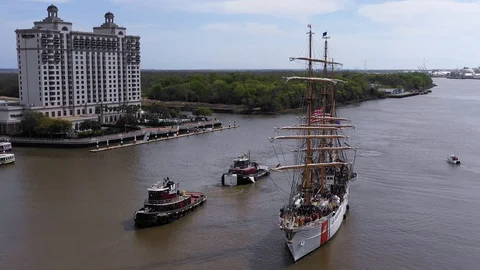 Tall Ship Eagle Passing Westin 库存影片 104674153