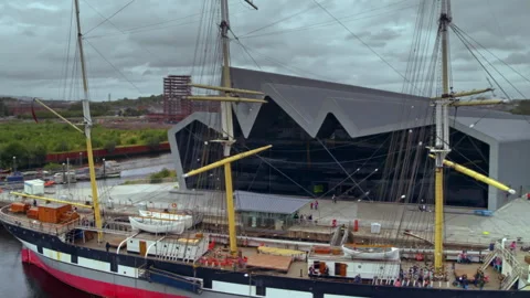 Tall ship Glenlee docked at Riverside Museum in Glasgow Stock Footage 336779289