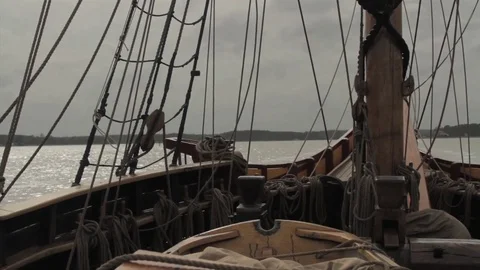 Tall-Ship, Sailing, rigging toward river Vídeo Stock 81244364