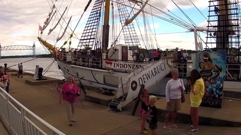 Tall ship time-lapse 스톡 동영상 82205217