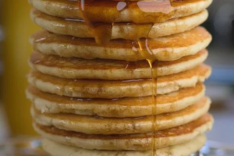 Tall Stack of Pancakes with Syrup Foto stock