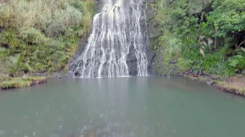 Tall Waterfall Crane up 動画素材 76873784