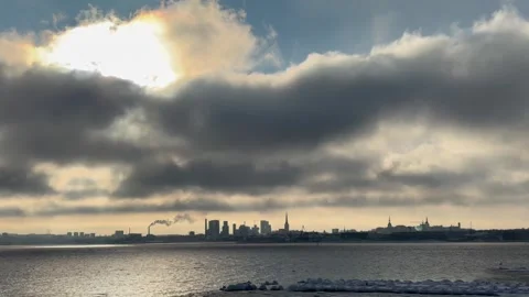 Tallinn silhouette with dramatic clouds 2 Vídeos de archivo 328425775