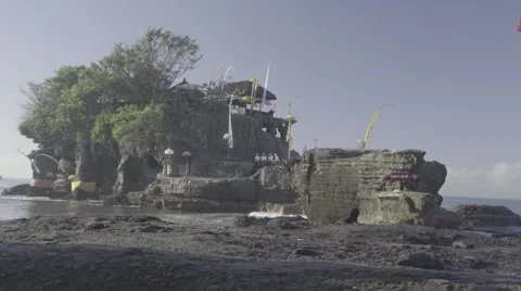 Tanah Lot temple, low angle Video stock 61901655