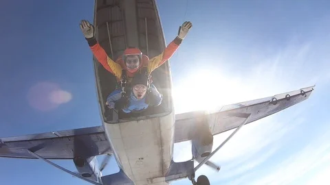 Tandem jump. Exit. Vidéo 107594879