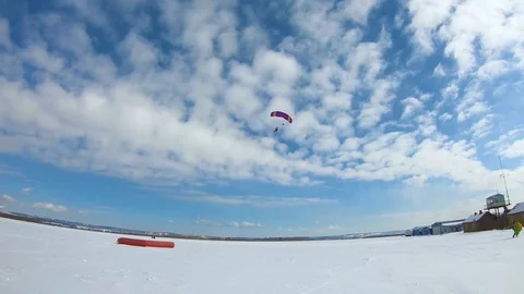 Tandem landing Video stock 98143345