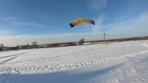 Tandem landing 스톡 동영상 166827715