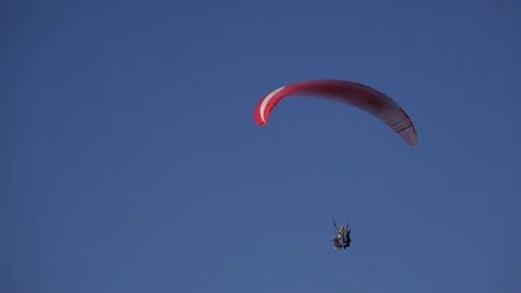 Tandem paragliding 01 Video stock 171804668