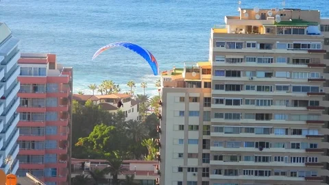 Tandem paragliding panoramic view Stock Footage 133615897