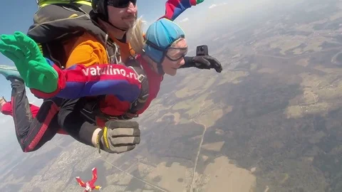 Tandem skydiving. Deployment Vidéo 76622358