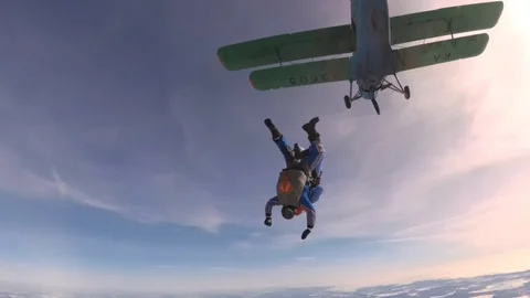 Tandem skydiving. 스톡 동영상 87171357