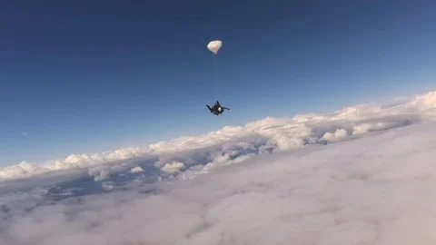 Tandem skydiving. 스톡 동영상 89298280