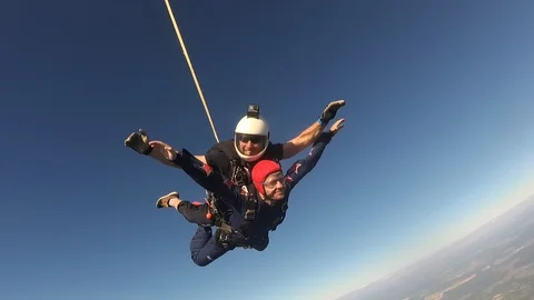 Tandem skydiving. 스톡 동영상 94040853