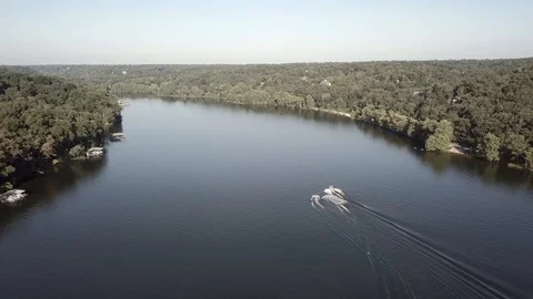 Tandem waterskiers Stock Footage 111679162