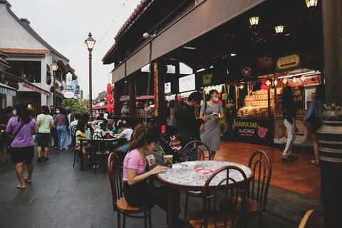 Tangerang, West Java, Indonesia, 2022 - Visitors hanging out at the PIK China 库存照片