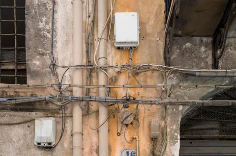 Tangled Wires at Number 16 Stock-Fotos