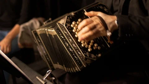 Tango Bandoneon player 库存影片 94864139
