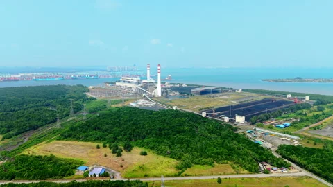 Tanjung Bin Power Grid Aerial Drone Push-In - Malaysia Energy Security NETR 4K Stockbeeldmateriaal 344705859