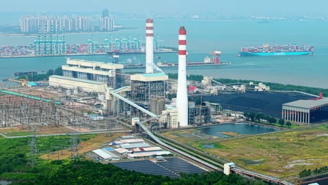 Tanjung Bin Power Plant Orbit Close-Up - Malaysia Energy Infrastructure 4K Stockbeeldmateriaal 344705852