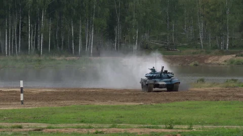 Tank attack Video stock 138314060