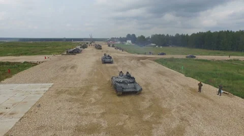 The tank goes through the polygon Video stock 53246272