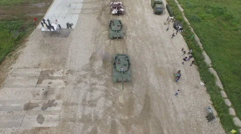 The tank goes through the polygon Video stock 53246824