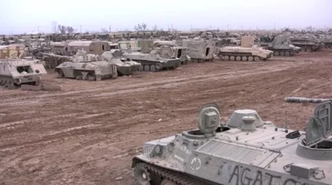 Tank Graveyard Iraq 2 Video stock 1001673