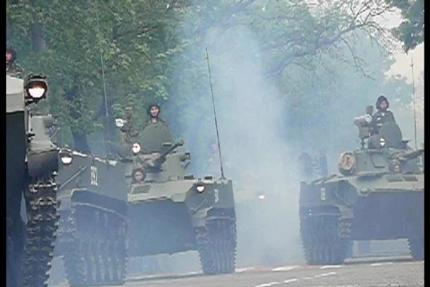 Tank in town Stockbeeldmateriaal 737800