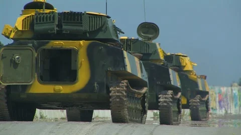 Tanks on the move. 库存影片 7908963
