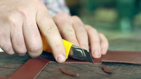 Tanner cuts the skin 스톡 동영상 99729055