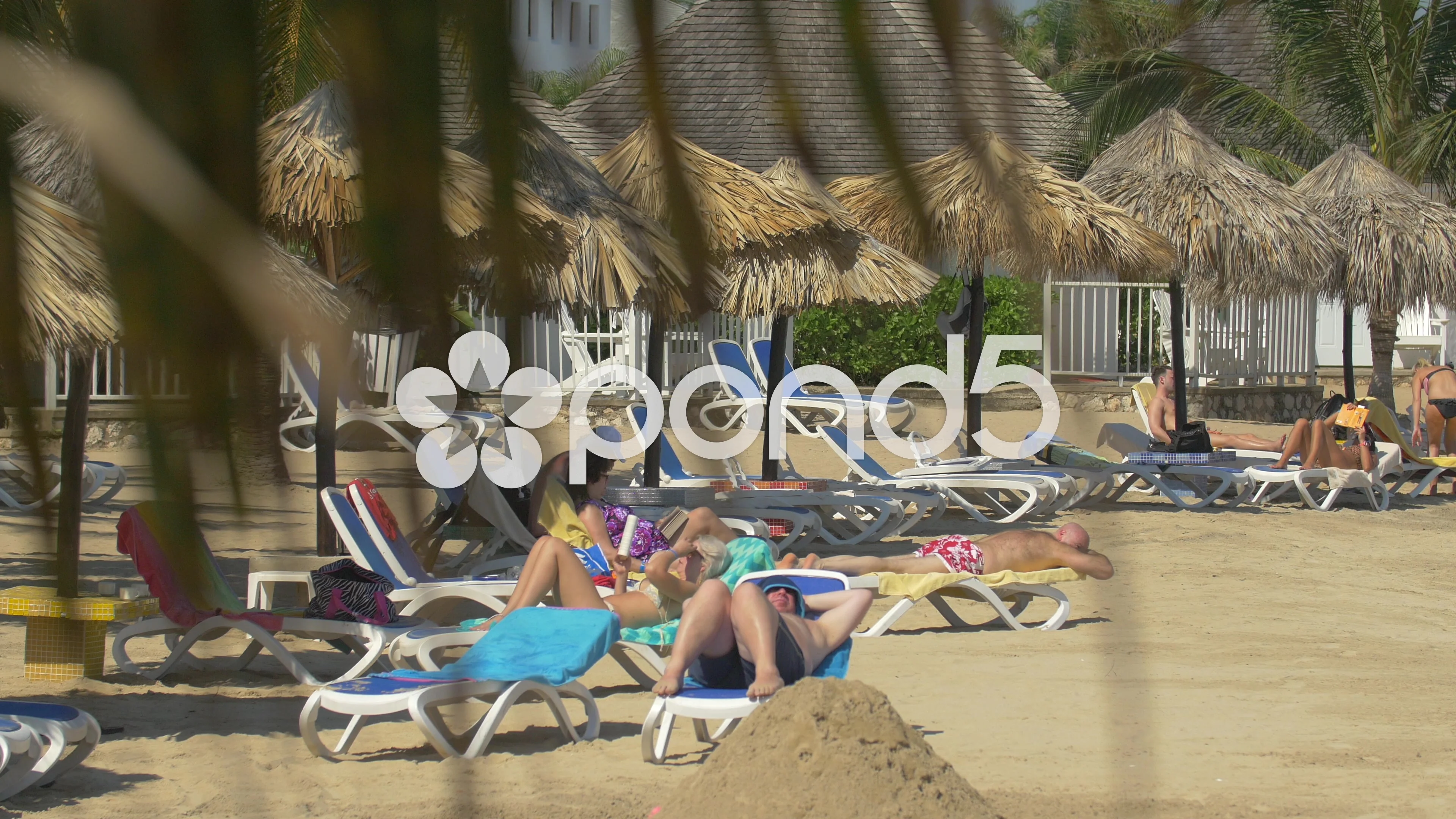 private outdoor tanning