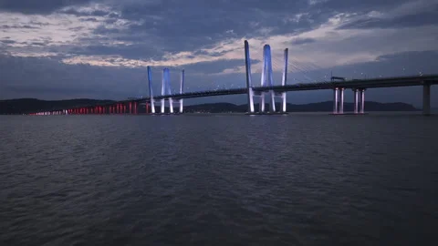 The Tappan Zee Bridge at night Vidéo 339999962