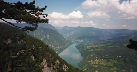 Tara mountain viewpoint to a Drina river and the Perucac lake hydropower plant Stock-Footage 164411105