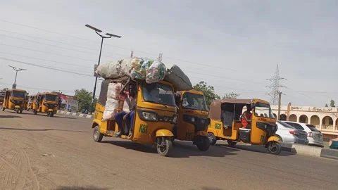 Tarauni Traffic Light Close View Urban Intersection Kano Nigeria 動画素材 321870248