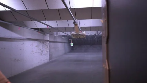 Target at an indoor range Vidéo 85129495