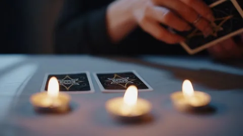 Tarot Reader Makes a Card Layout Vídeos de archivo 300829886