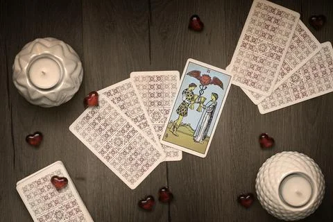 Tarot reading, cards layout on table. Valentine concept, love Foto stock