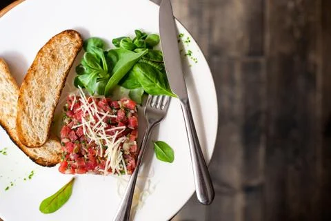 Tartare of beef with spinach Foto stock